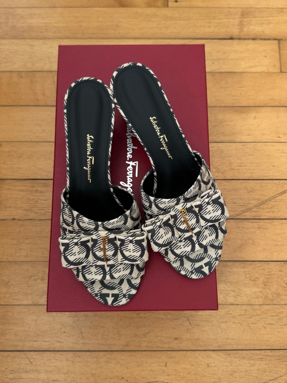 FERRAGAMO VALERY 55G 5.5CM SANDALS